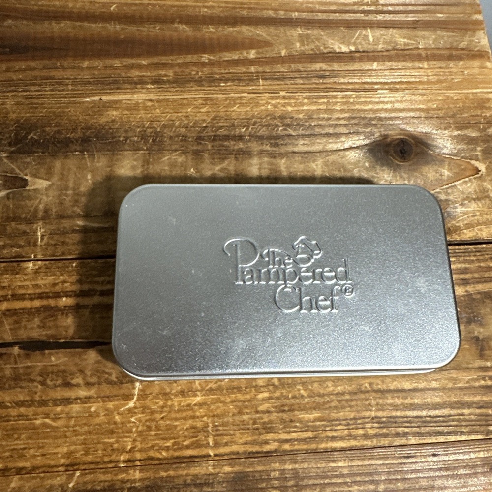 Pampered Chef Creative Cutters Set Mini Cookie Cutters Set of 8 Storage Tin 1095